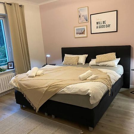Haus Mit Garten - Kingbett - Wifi - Parkplatz Essen Extérieur photo