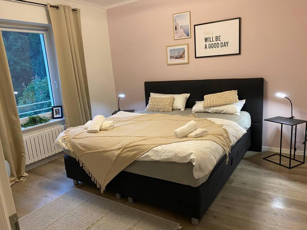 Haus Mit Garten - Kingbett - Wifi - Parkplatz Essen Extérieur photo